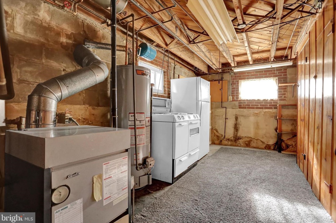 6812 Youngstown Ave, Baltimore MD  21222-1112 exterior