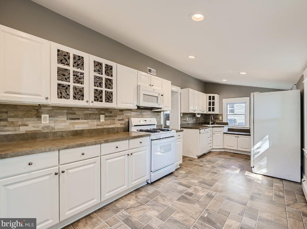 507 Dorsey Ave, Baltimore MD 21221-3506 exterior