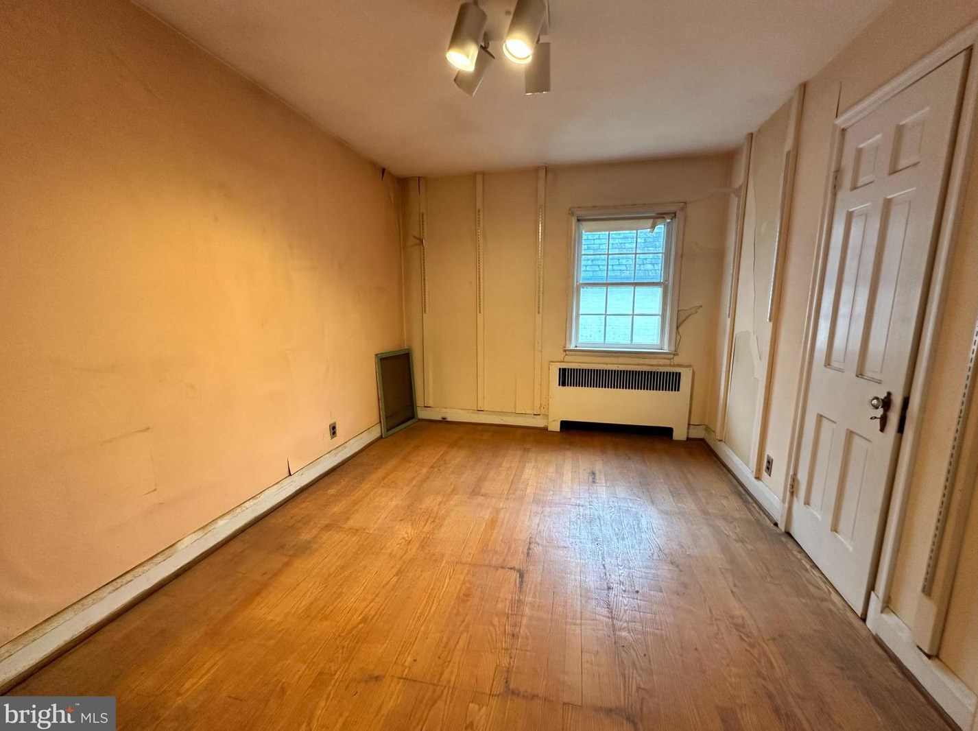 608 Stevenson Ln, Baltimore MD 21286-7601 exterior