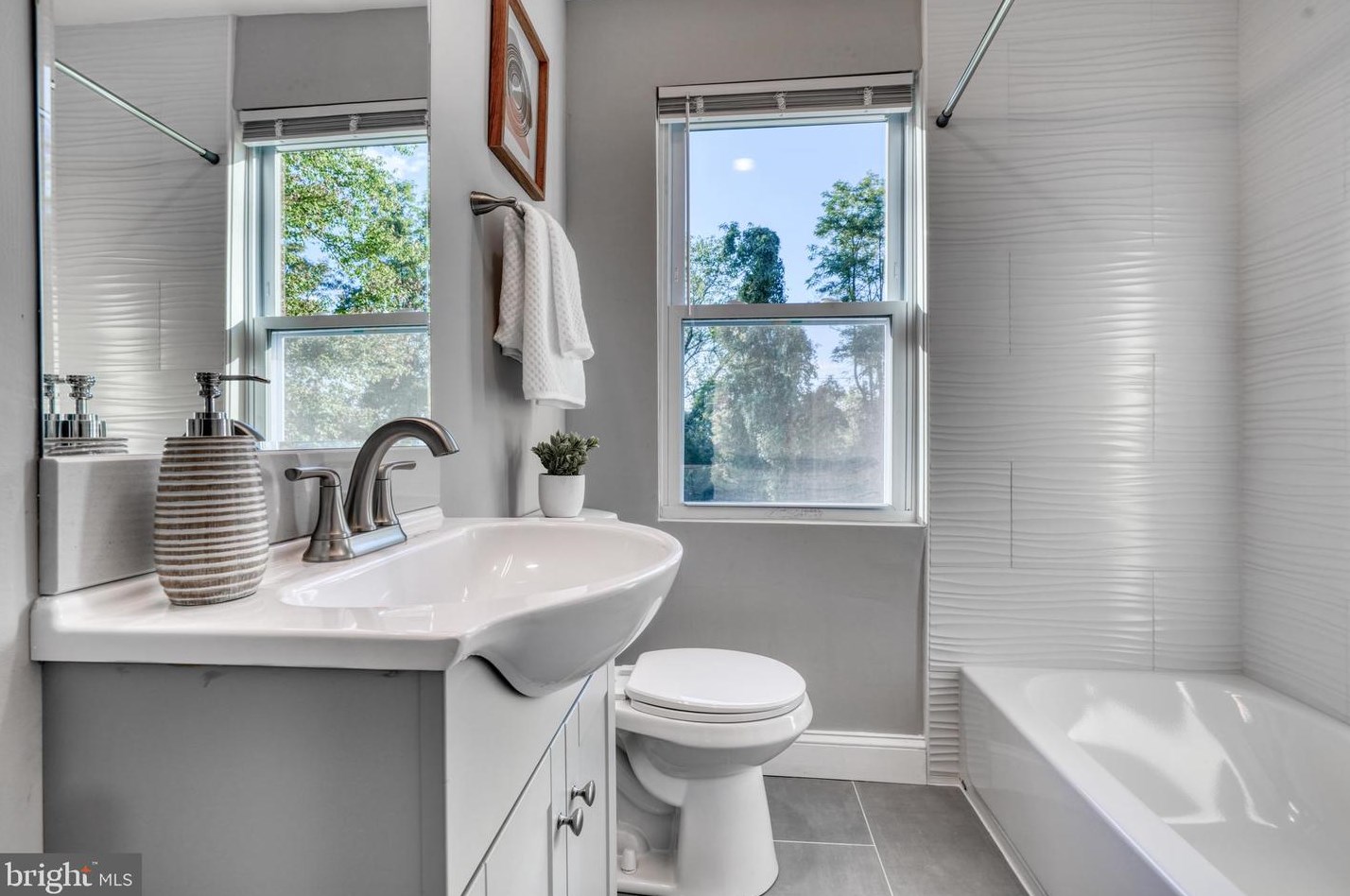 1137 Granville Rd, Baltimore MD exterior