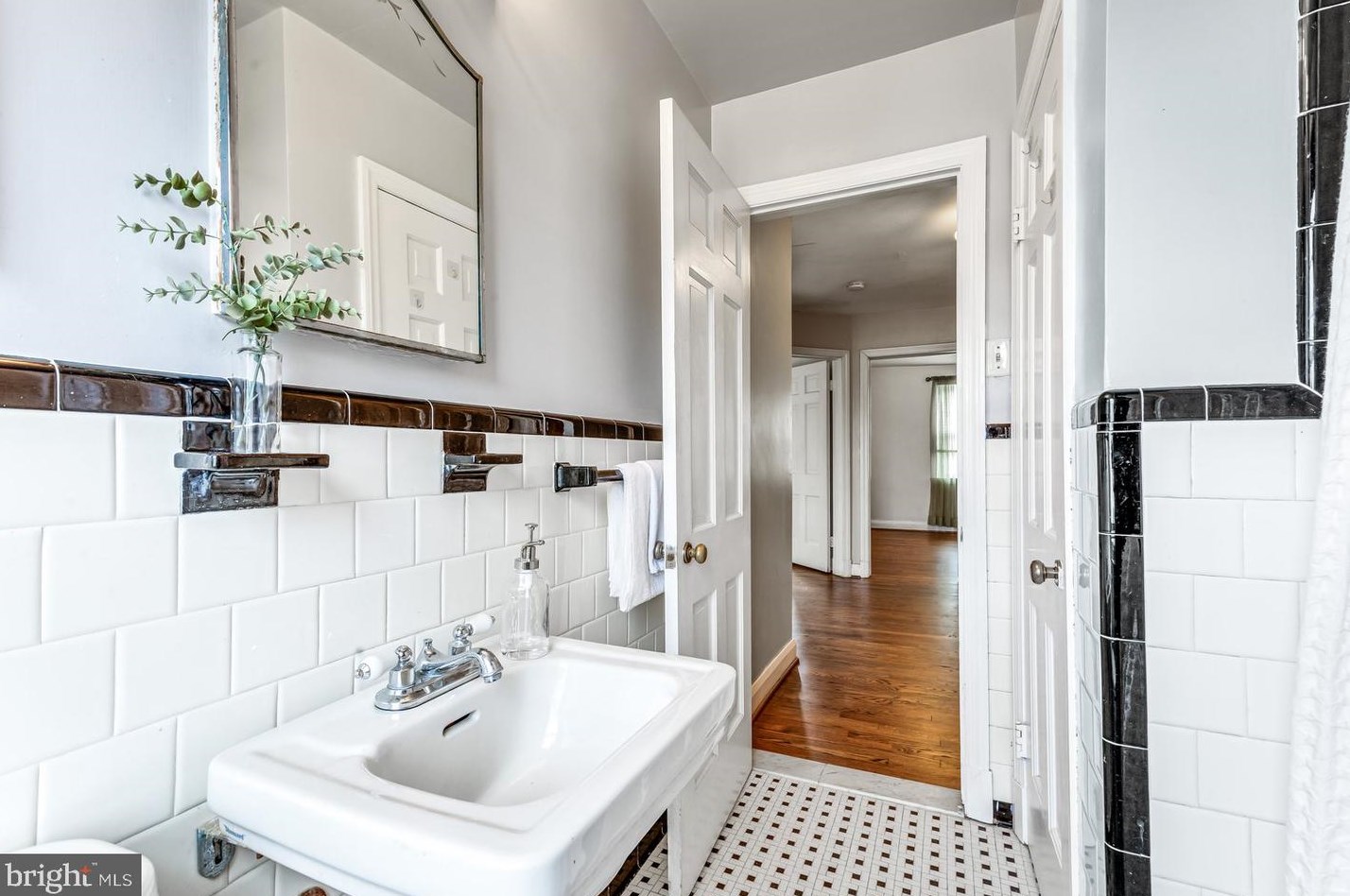 326 Whitfield Rd, Baltimore MD 21228-1809 exterior