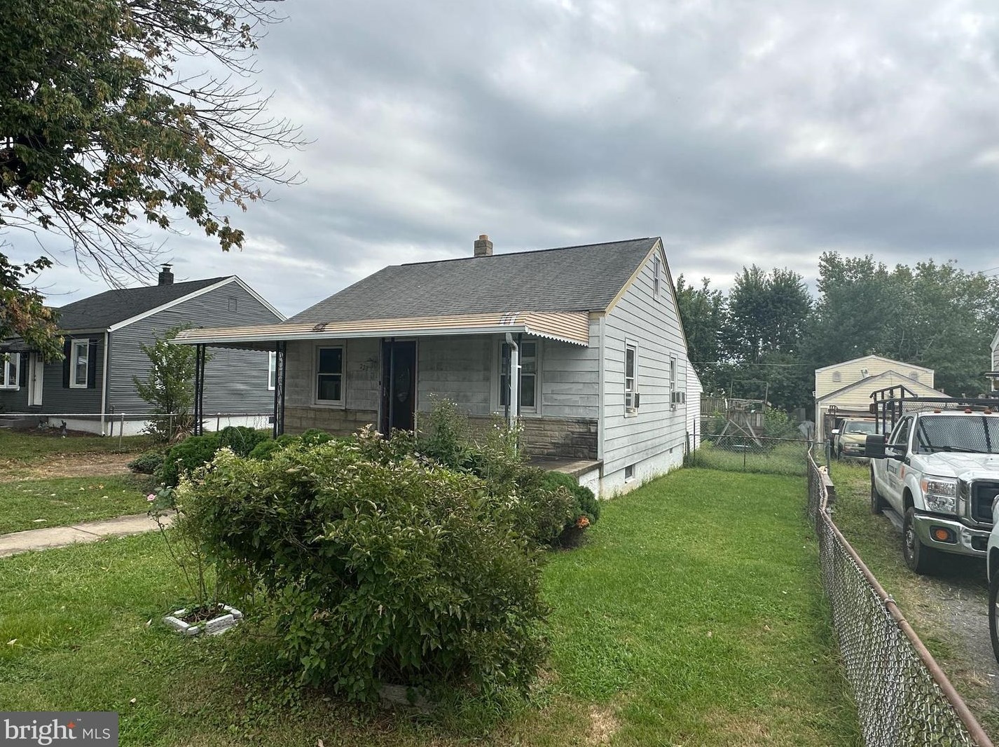 220 Parkwood Rd, Baltimore, MD 21222-2327