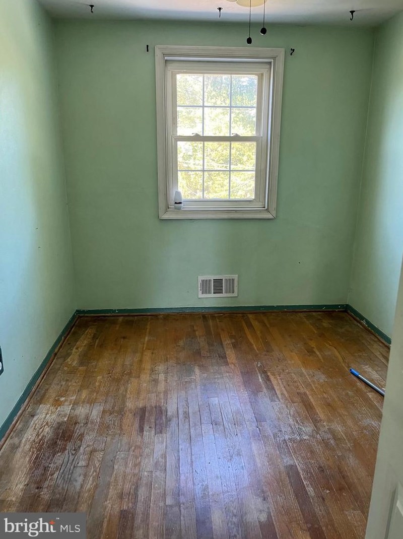 1120 Foxwood Ln, Baltimore MD 21221-5933 exterior