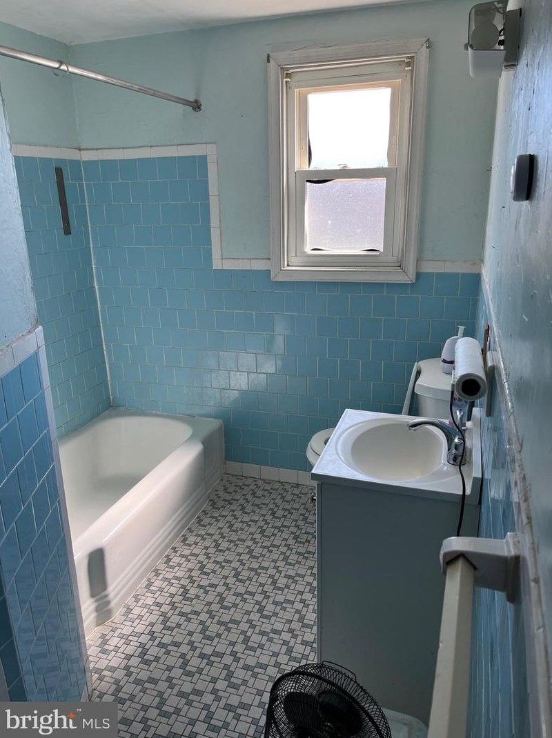 1120 Foxwood Ln, Baltimore MD 21221-5933 exterior