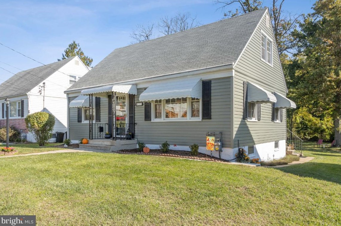 638 Longview Dr, Baltimore, MD 21228-1730