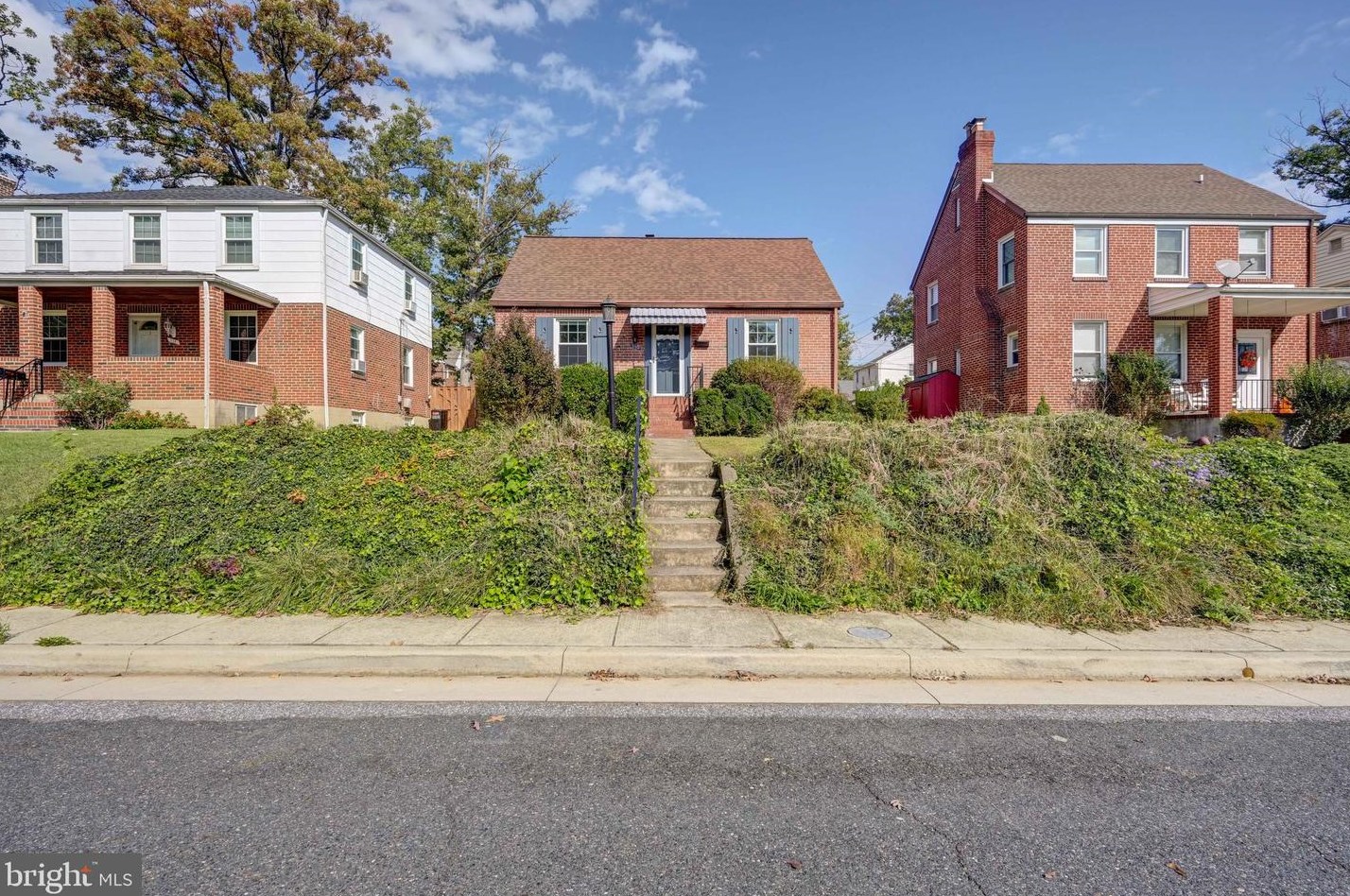 110 Manor Ave, Baltimore, MD 21206-1022
