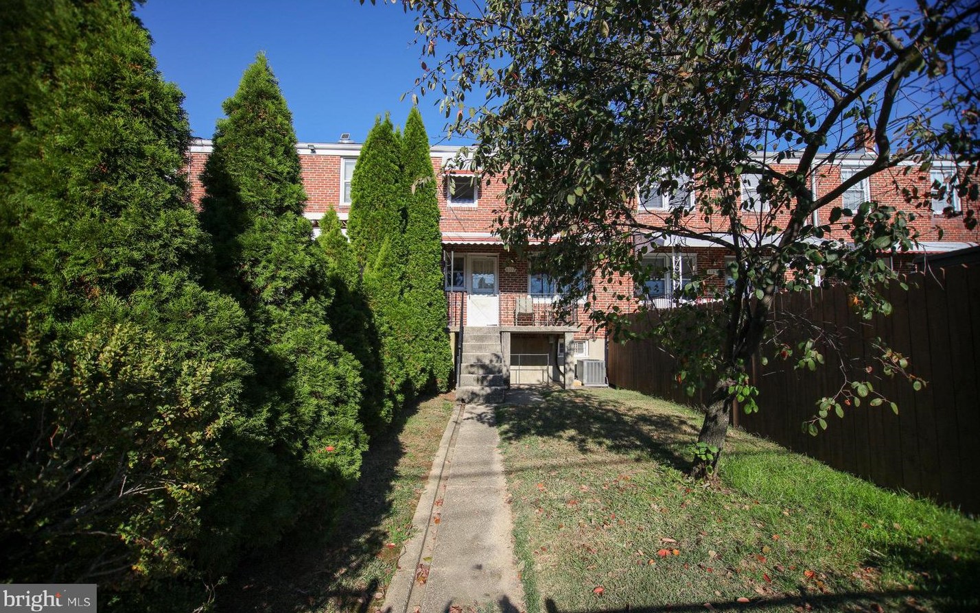 6107 Mt Rdg Rd, Baltimore MD 21228-2240 exterior