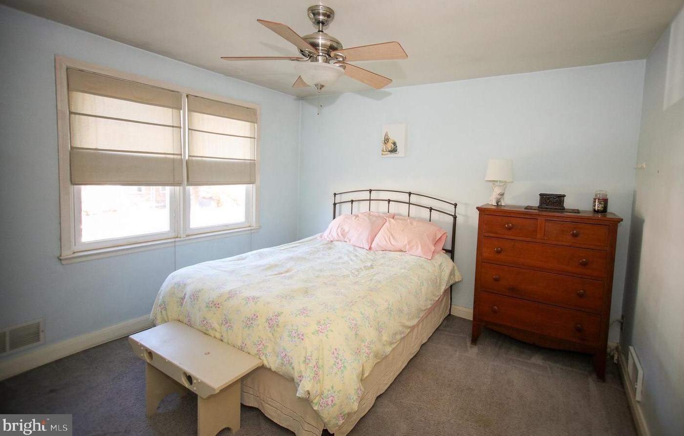 6107 Mt Rdg Rd, Baltimore MD 21228-2240 exterior