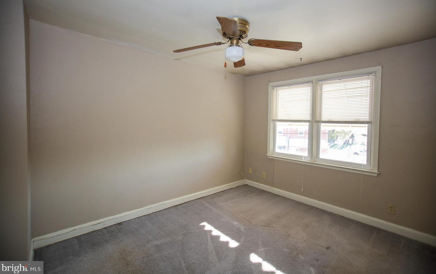 6107 Mt Rdg Rd, Baltimore MD 21228-2240 exterior