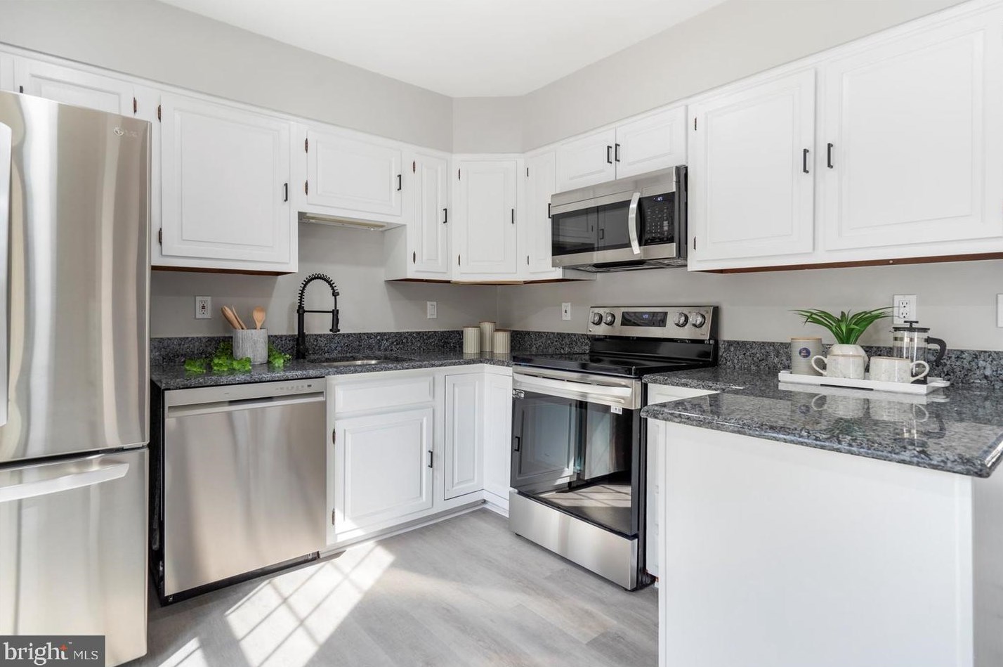 7 Parliament Ct, Baltimore MD  21212-1235 exterior