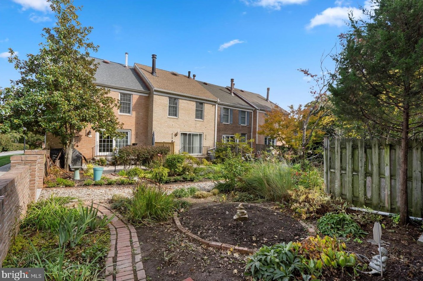 7 Parliament Ct, Baltimore MD  21212-1235 exterior