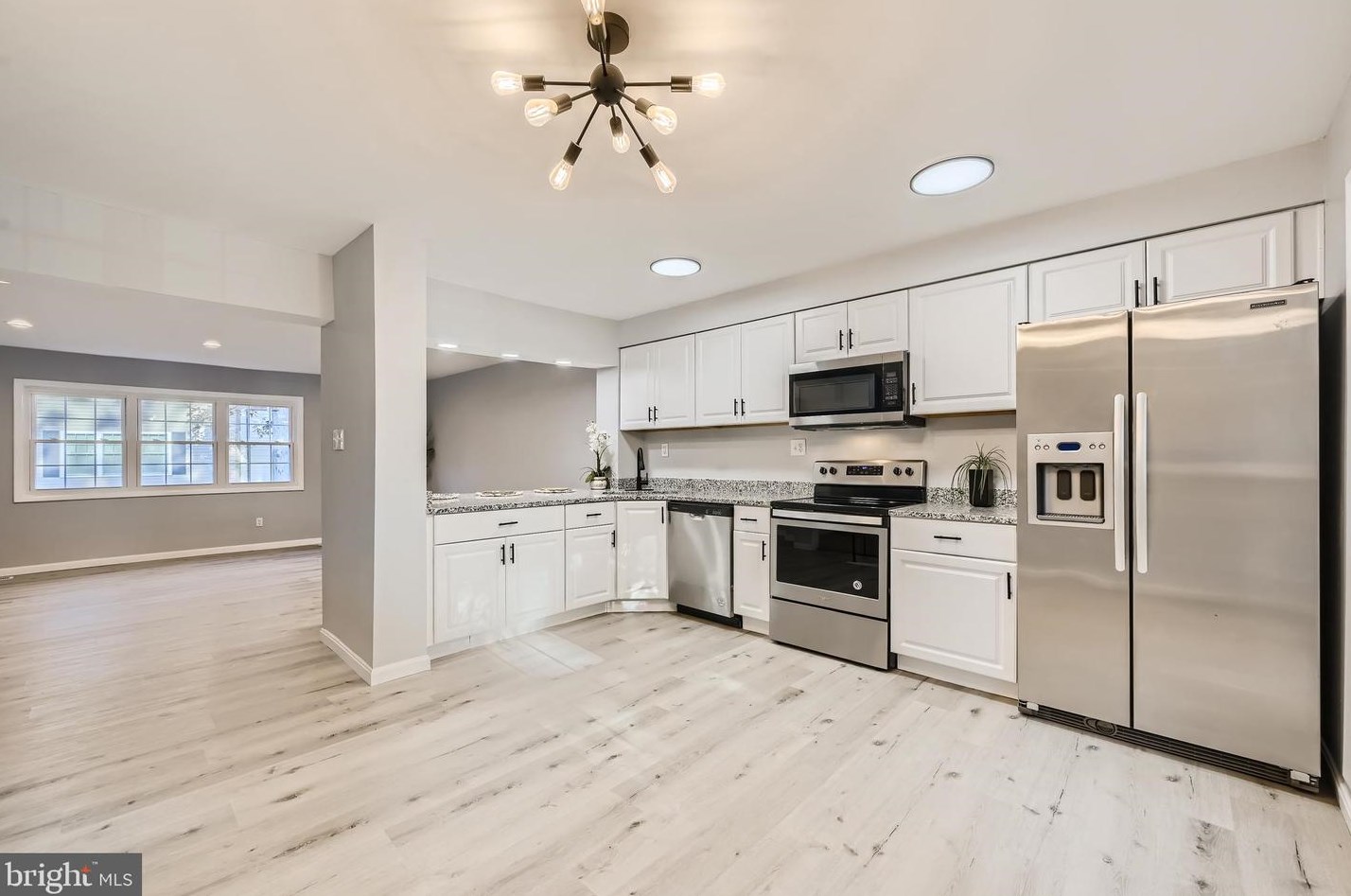 28 Maple Hollow Ct, Baltimore, MD 21234-2114