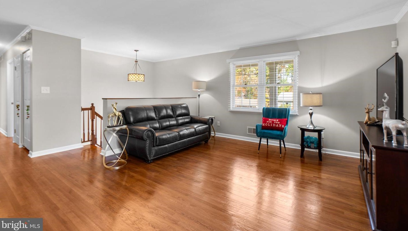 1316 Hickory Springs Cir, Baltimore MD  21228-2628 exterior