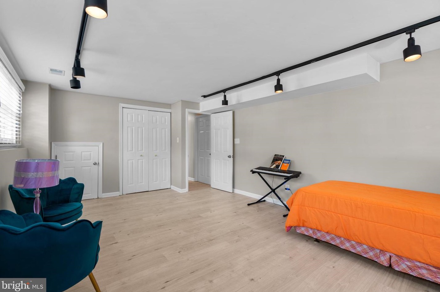 1316 Hickory Springs Cir, Baltimore MD  21228-2628 exterior