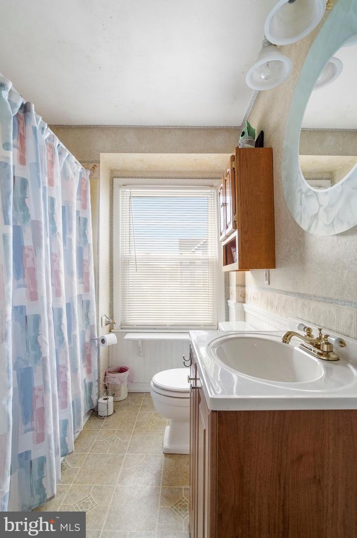 537 Grovethorn Rd, Baltimore MD  21220-4940 exterior
