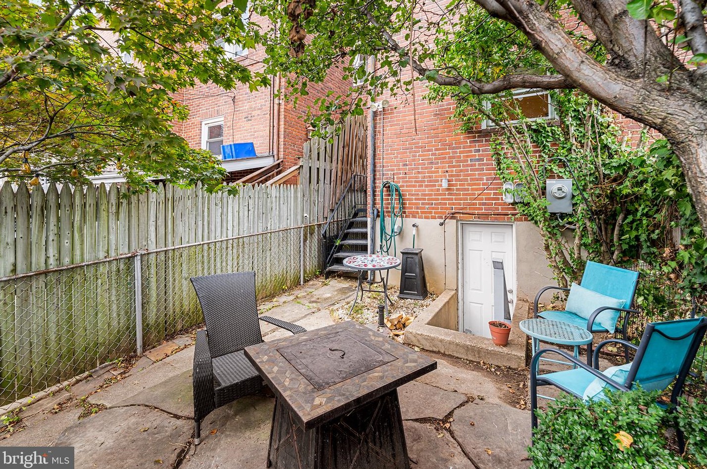 6823 Dunbar Rd, Baltimore MD  21222-5907 exterior