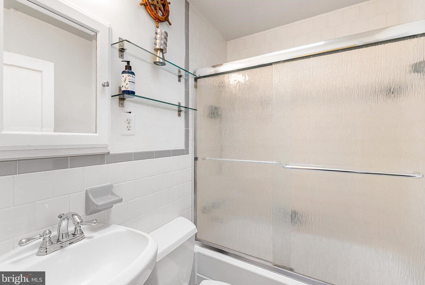 6823 Dunbar Rd, Baltimore MD  21222-5907 exterior