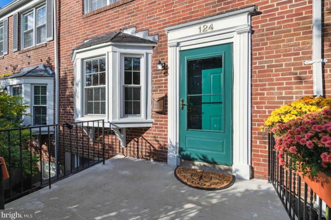 124 Brandon Rd, Baltimore, MD 21212-1127