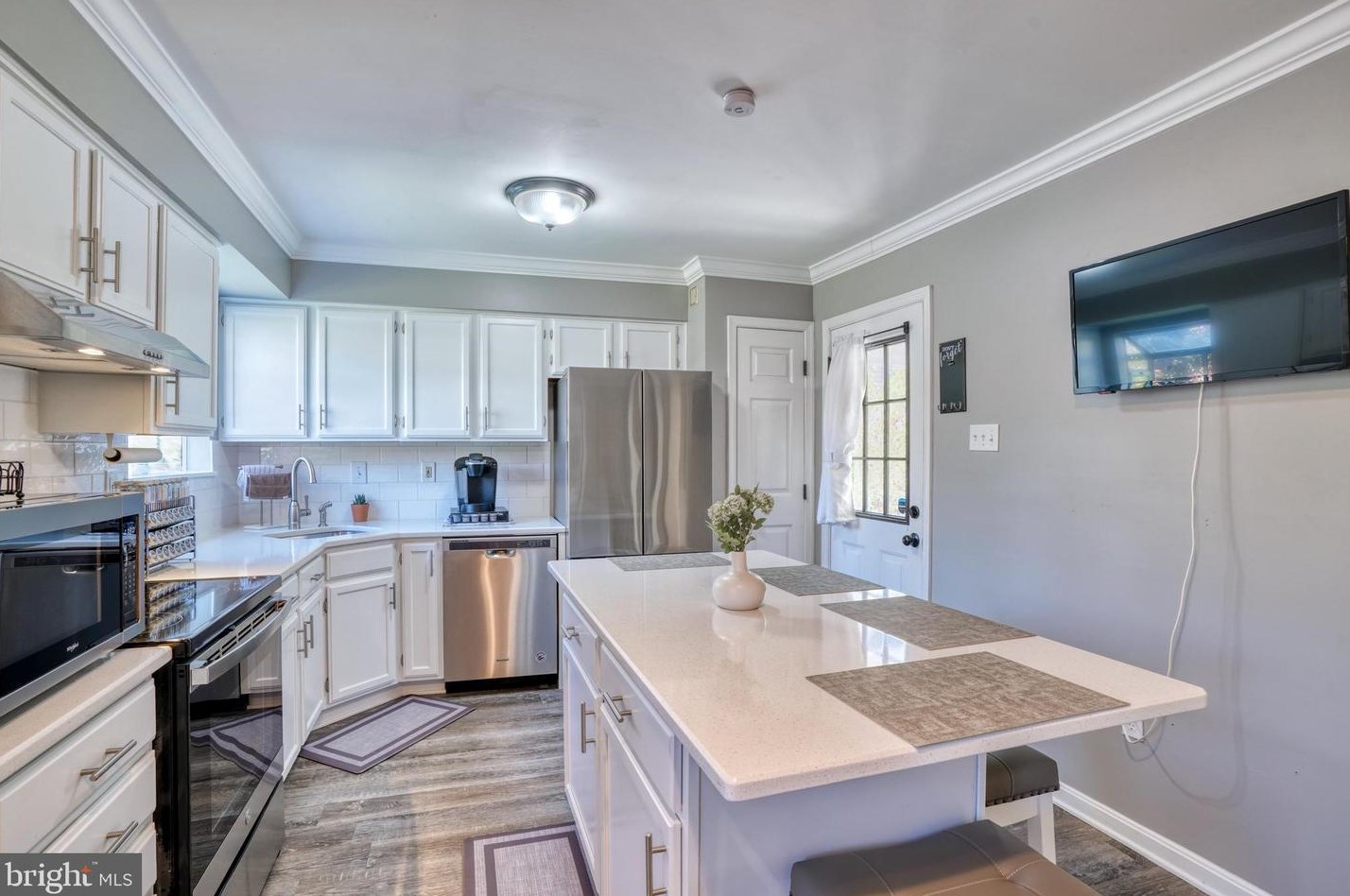 16 Leinster Garth, Baltimore MD  21236-2244 exterior
