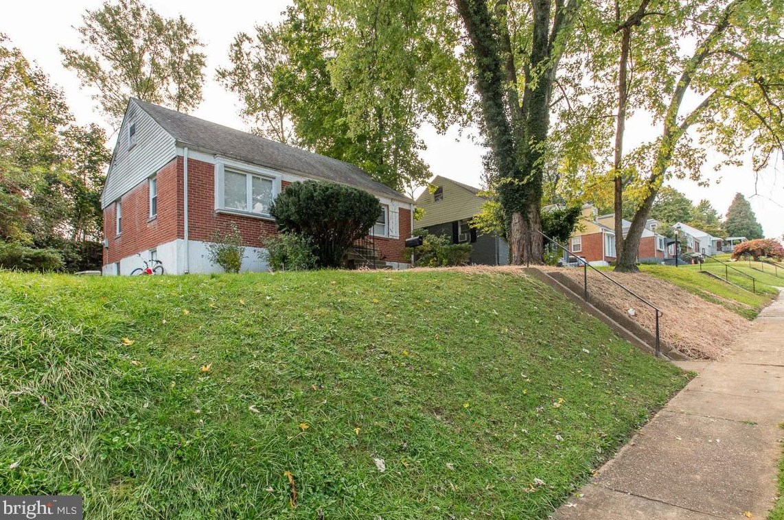 725 Cloudyfold Dr, Baltimore, MD 21208-4608