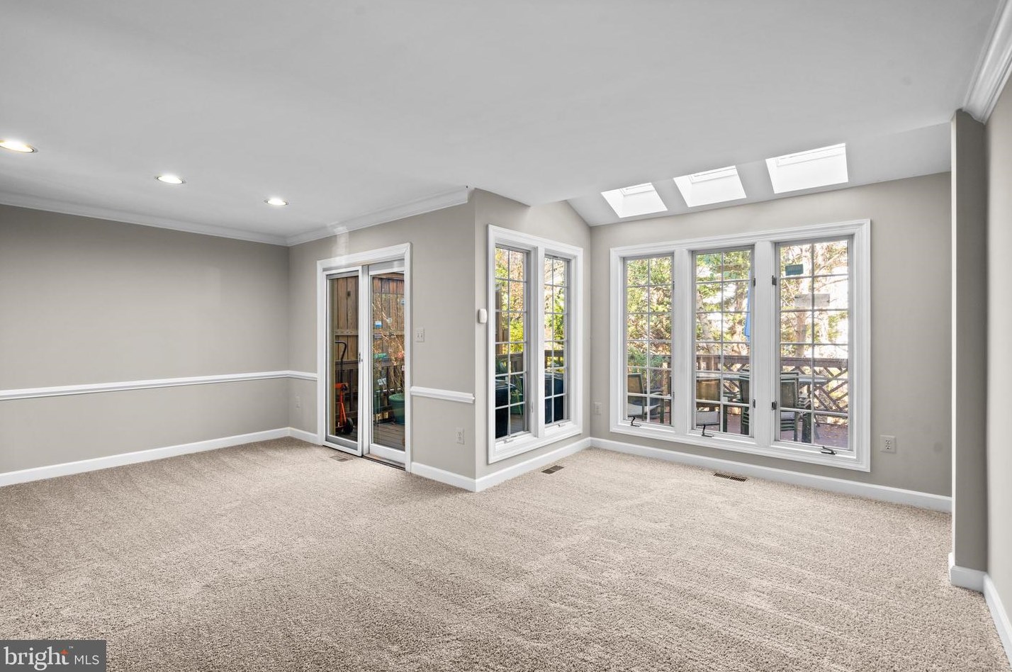 2102 Heritage Dr, Baltimore MD  21209-1752 exterior