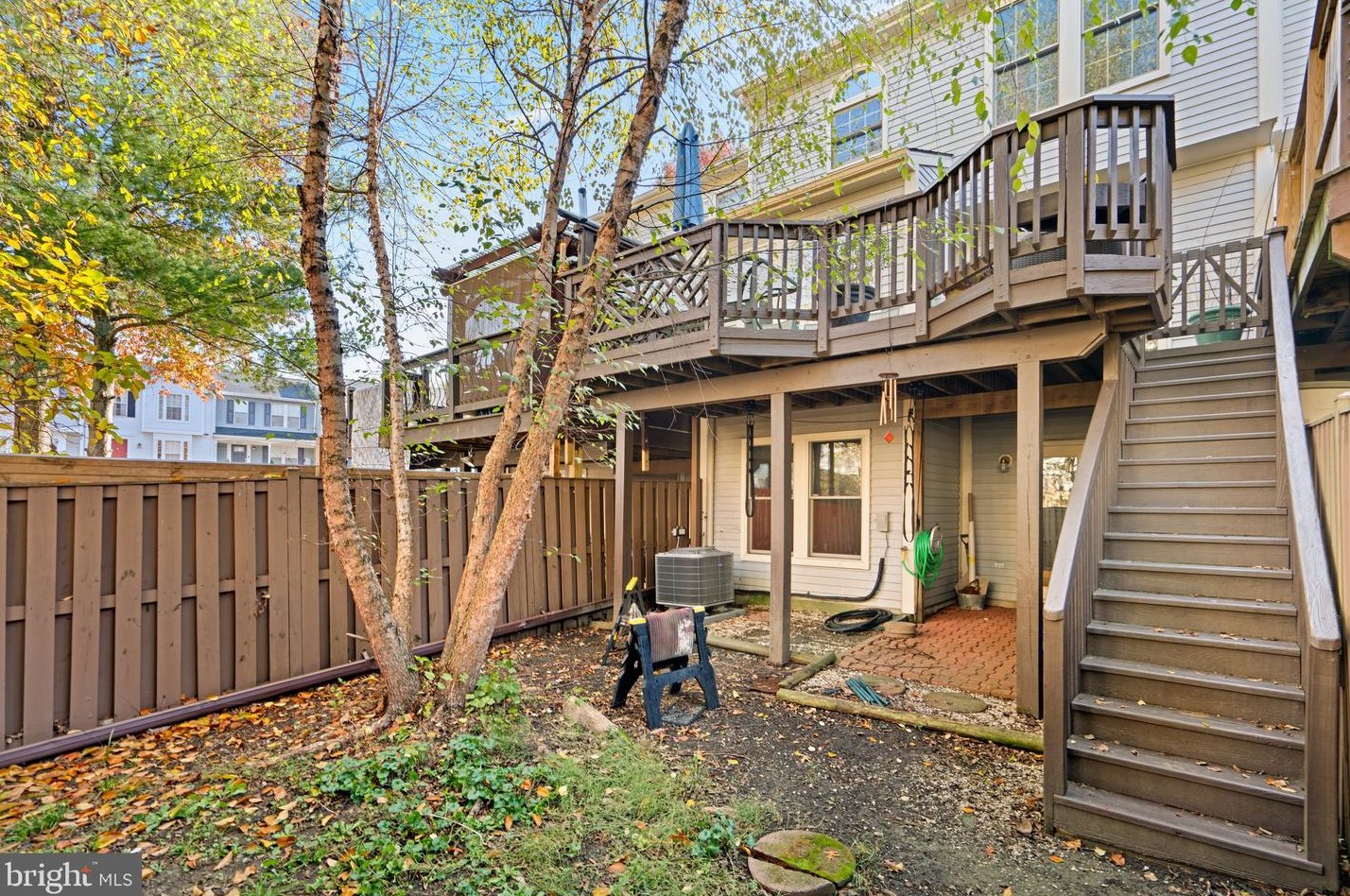 2102 Heritage Dr, Baltimore MD  21209-1752 exterior