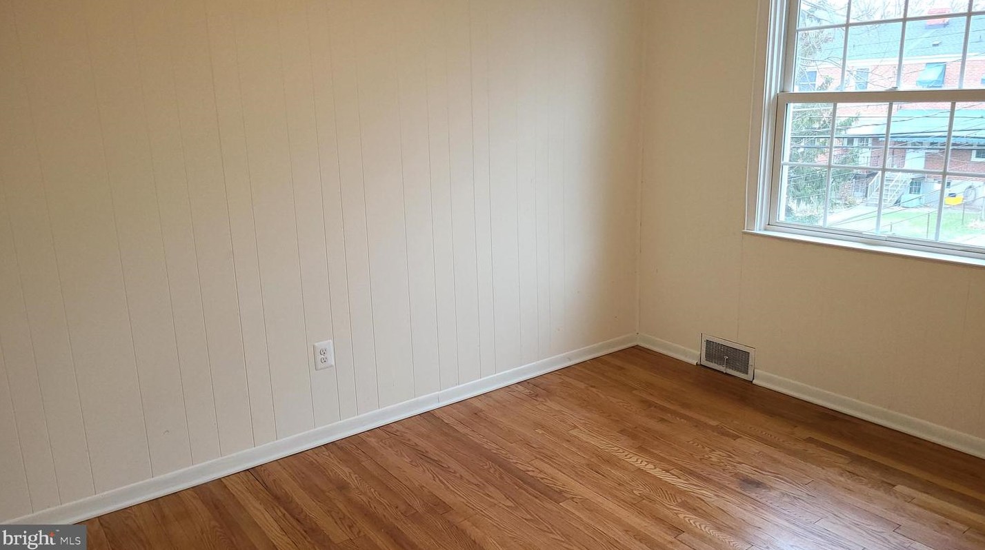 8105 Pleasant Plains Rd, Baltimore MD  21286-8325 exterior