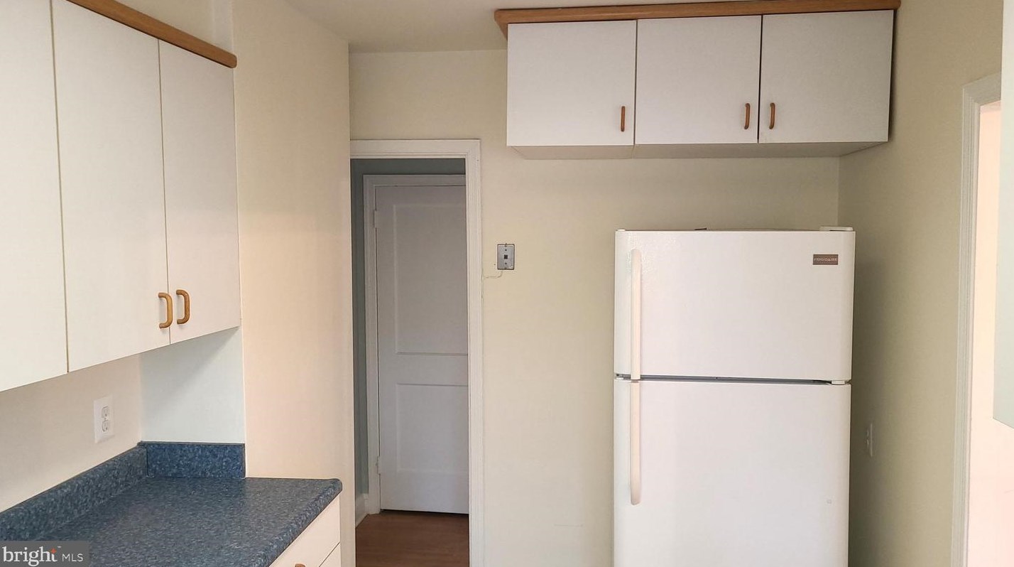 8105 Pleasant Plains Rd, Baltimore MD  21286-8325 exterior
