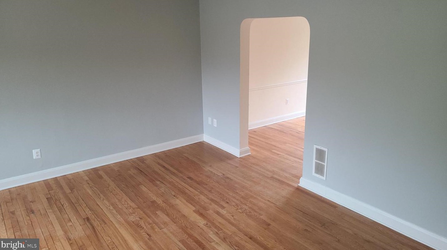 8105 Pleasant Plains Rd, Baltimore MD  21286-8325 exterior