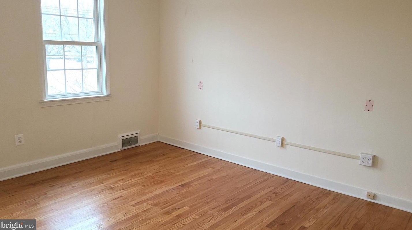 8105 Pleasant Plains Rd, Baltimore MD  21286-8325 exterior
