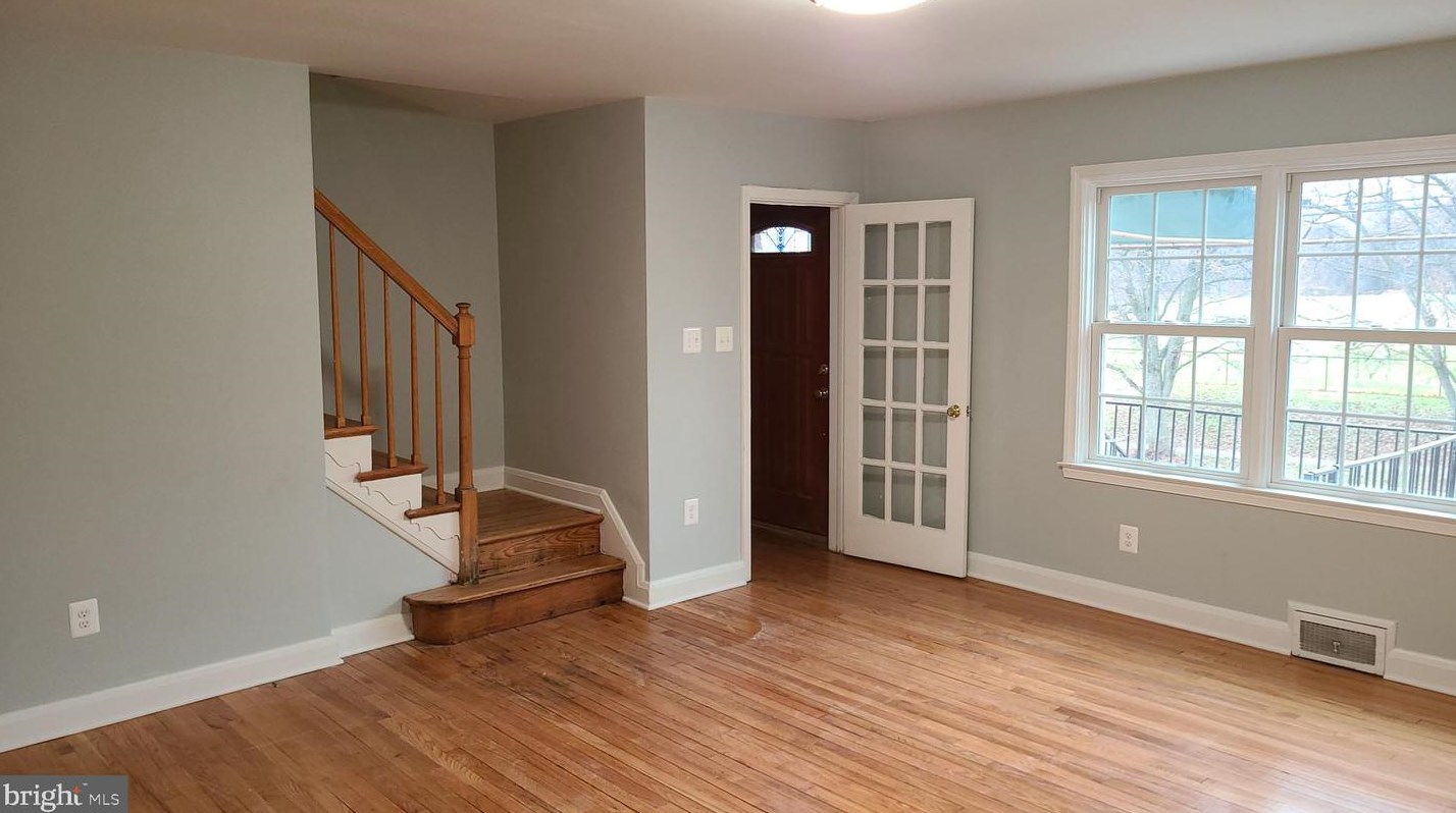 8105 Pleasant Plains Rd, Baltimore MD  21286-8325 exterior