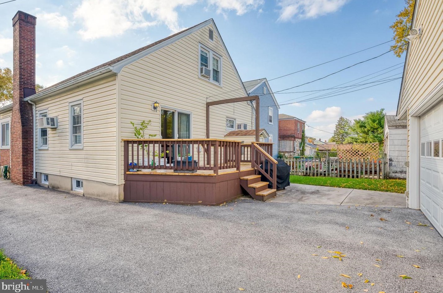 102 Hawthorne Ave, Baltimore MD  21208-4819 exterior