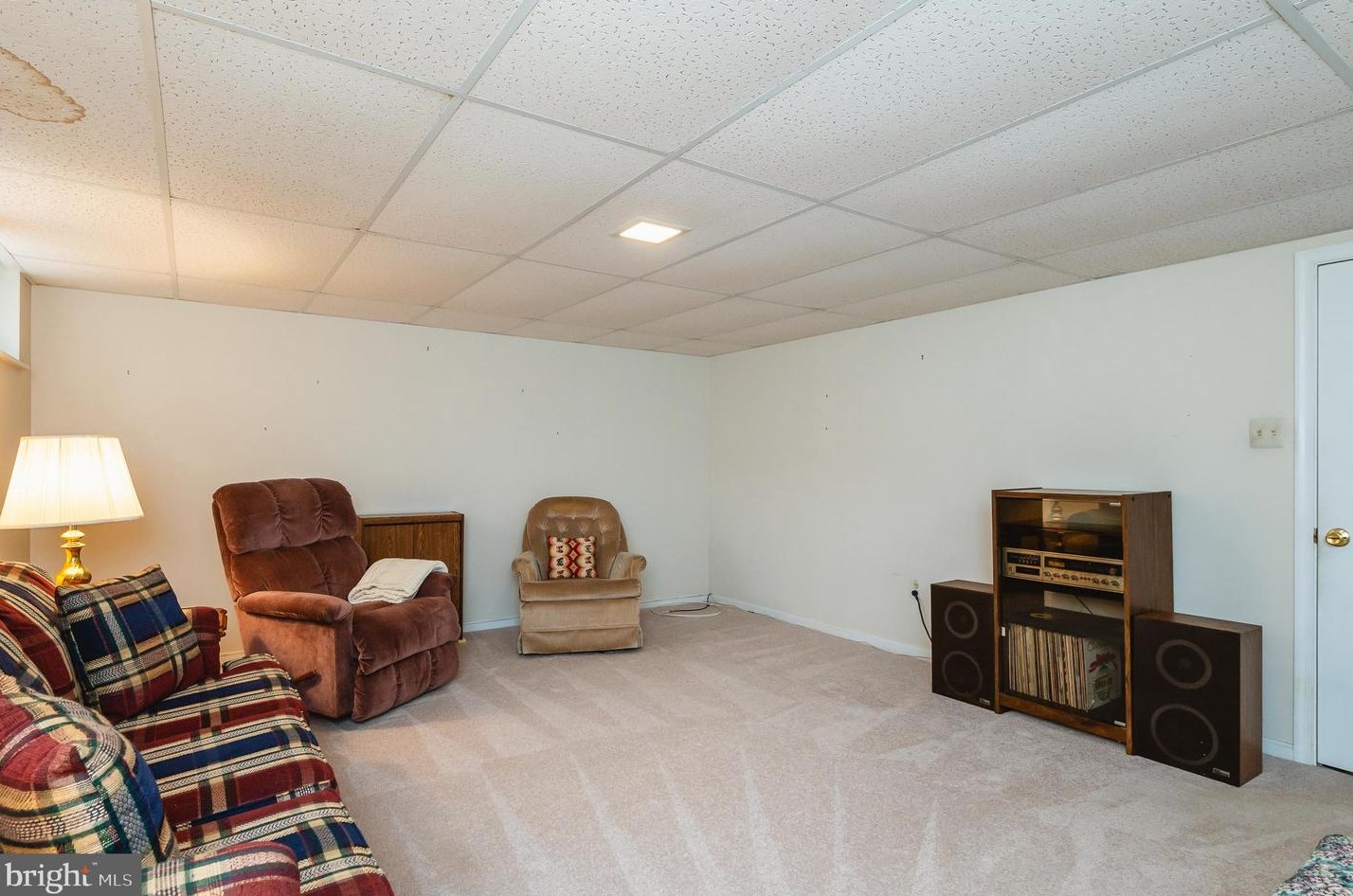 325 Stratford Rd, Baltimore MD  21218-1145 exterior
