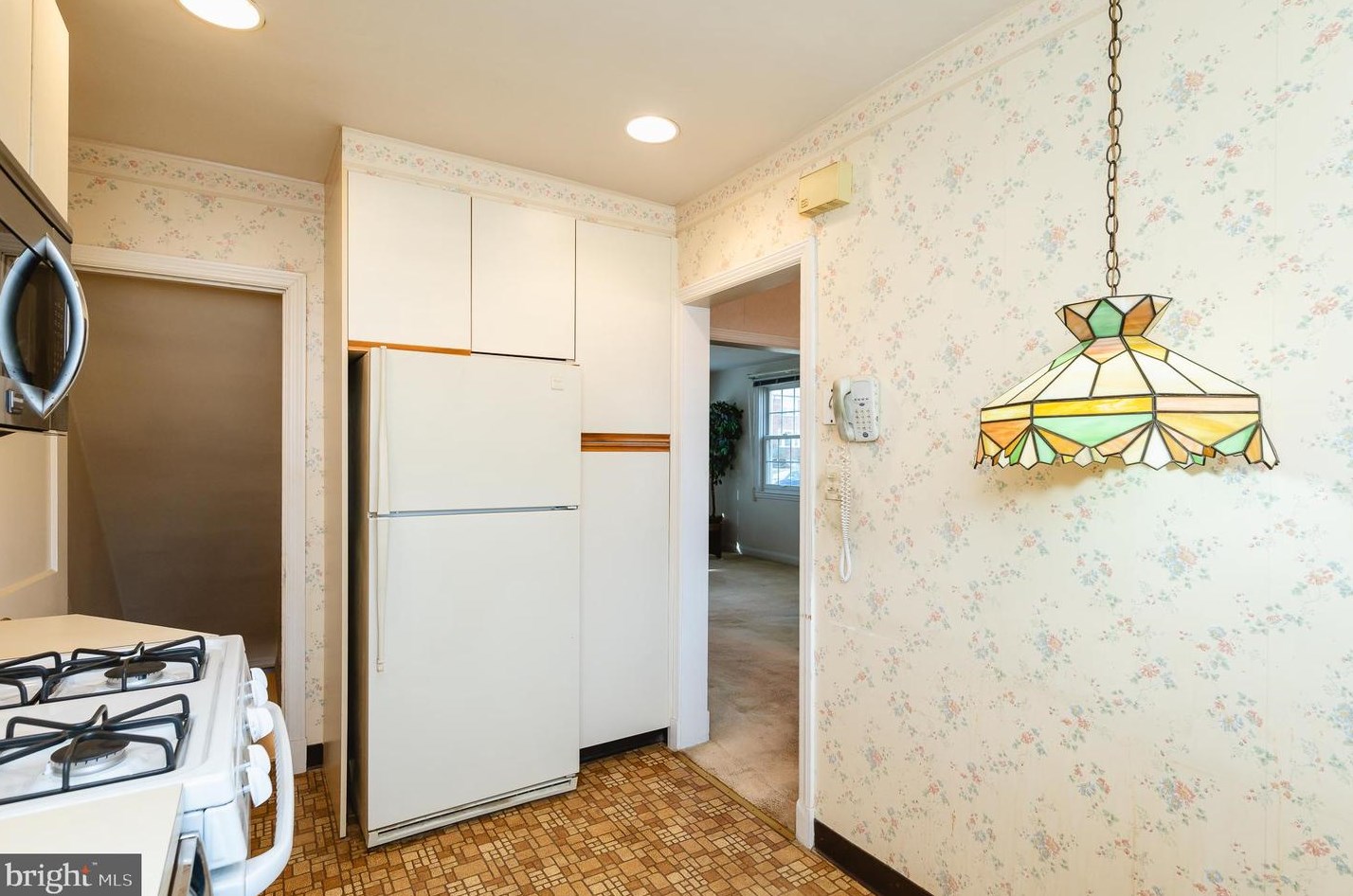 325 Stratford Rd, Baltimore MD  21218-1145 exterior