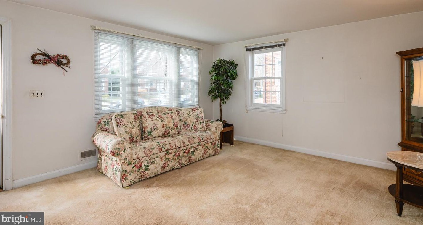 325 Stratford Rd, Baltimore MD  21218-1145 exterior
