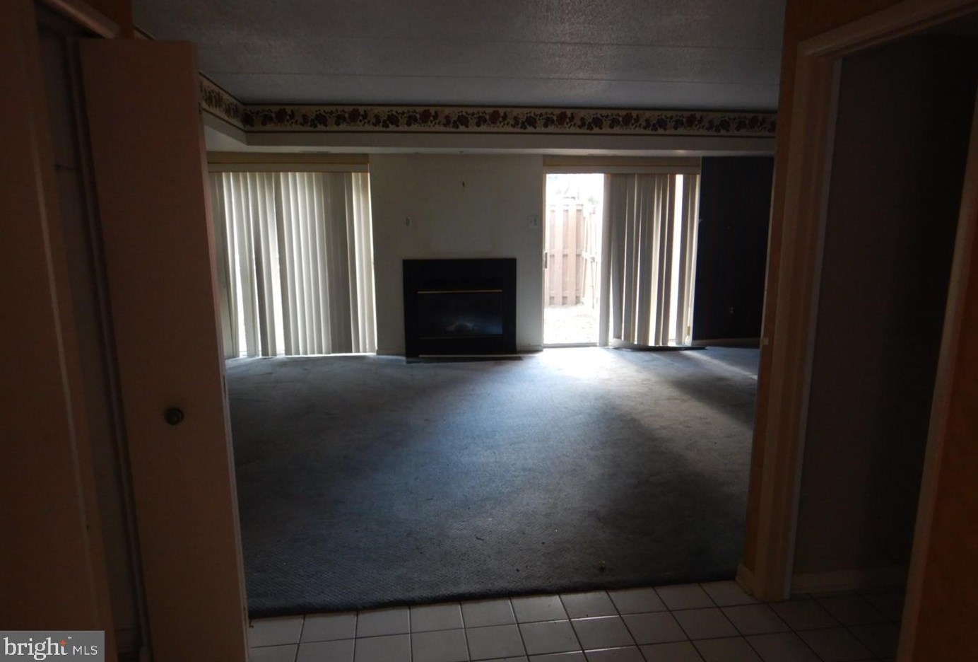 12 Lamplighter Ct, Baltimore, MD 21208-6368