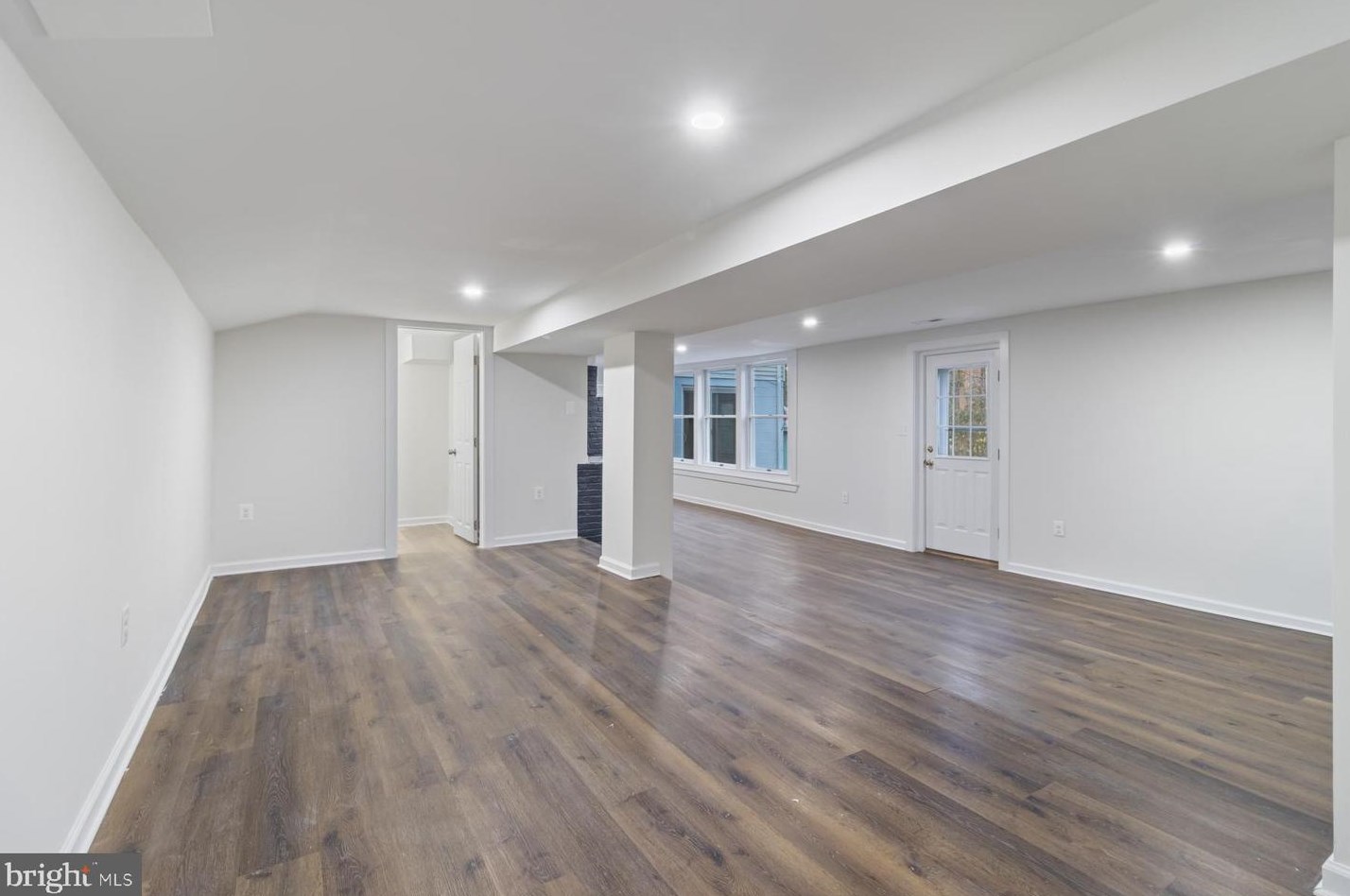 2922 Knoll Acres Dr, Baltimore MD  21234-1128 exterior