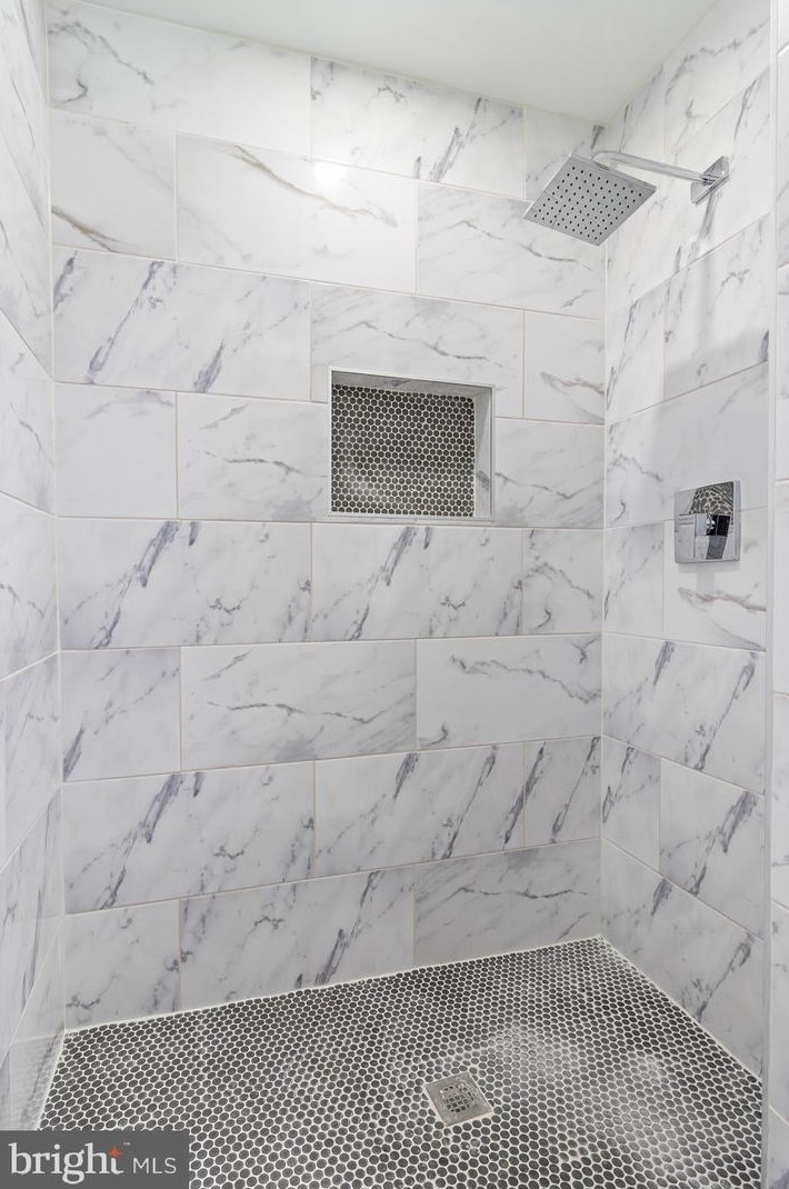 2922 Knoll Acres Dr, Baltimore MD  21234-1128 exterior