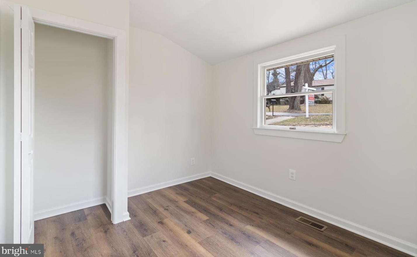 2922 Knoll Acres Dr, Baltimore MD  21234-1128 exterior
