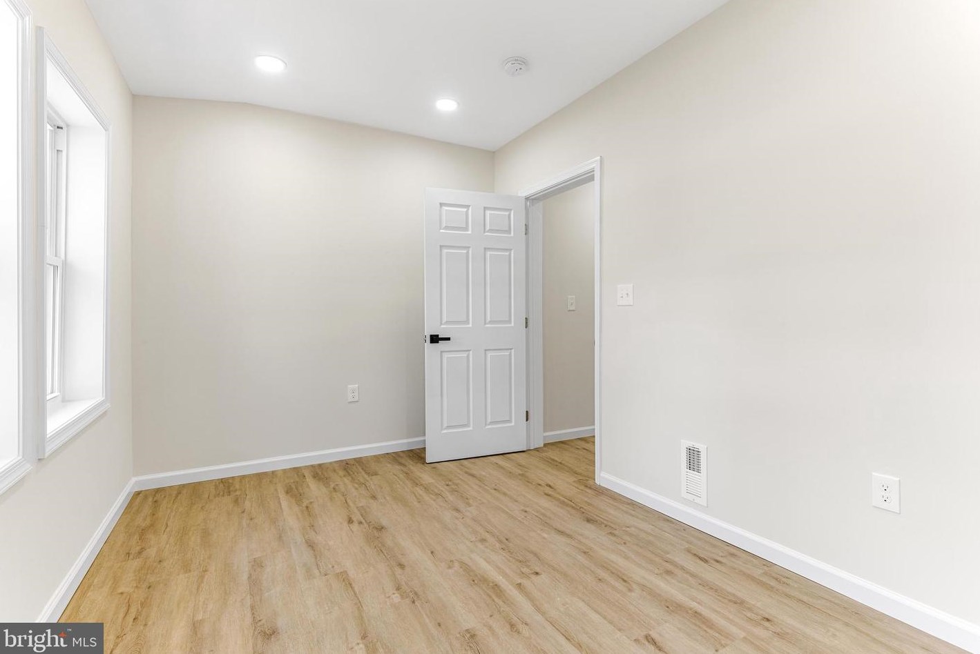 7207 Rockridge Rd, Baltimore MD  21207-4639 exterior