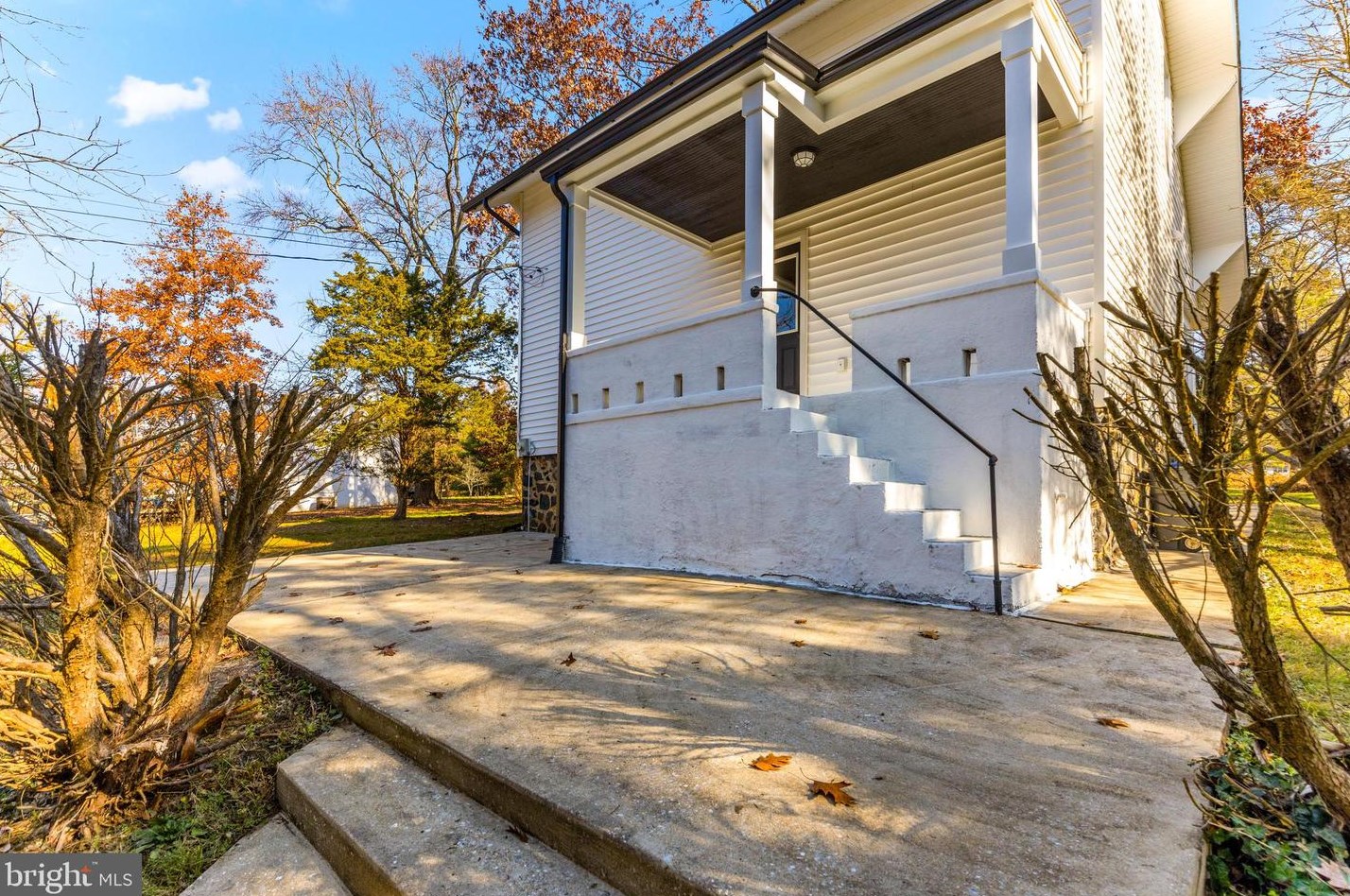 7207 Rockridge Rd, Baltimore MD  21207-4639 exterior