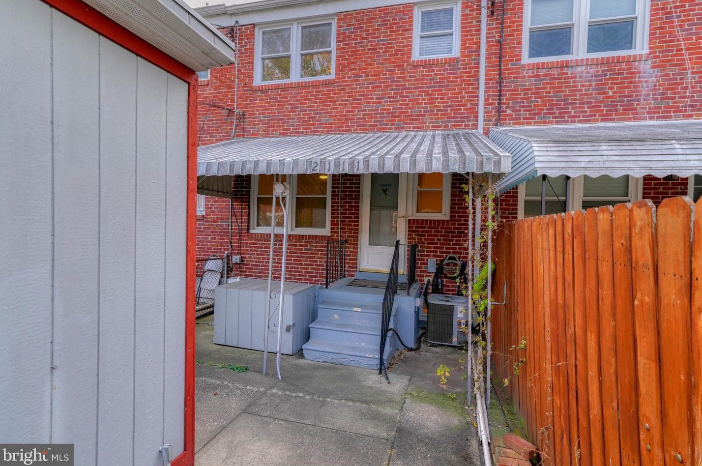 2111 Vailthorn Rd, Baltimore MD  21220-4934 exterior