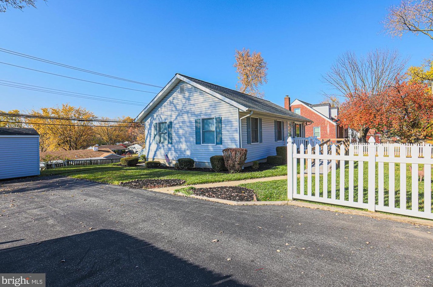 2913 Duncan Ln, Baltimore, MD 21234-3033