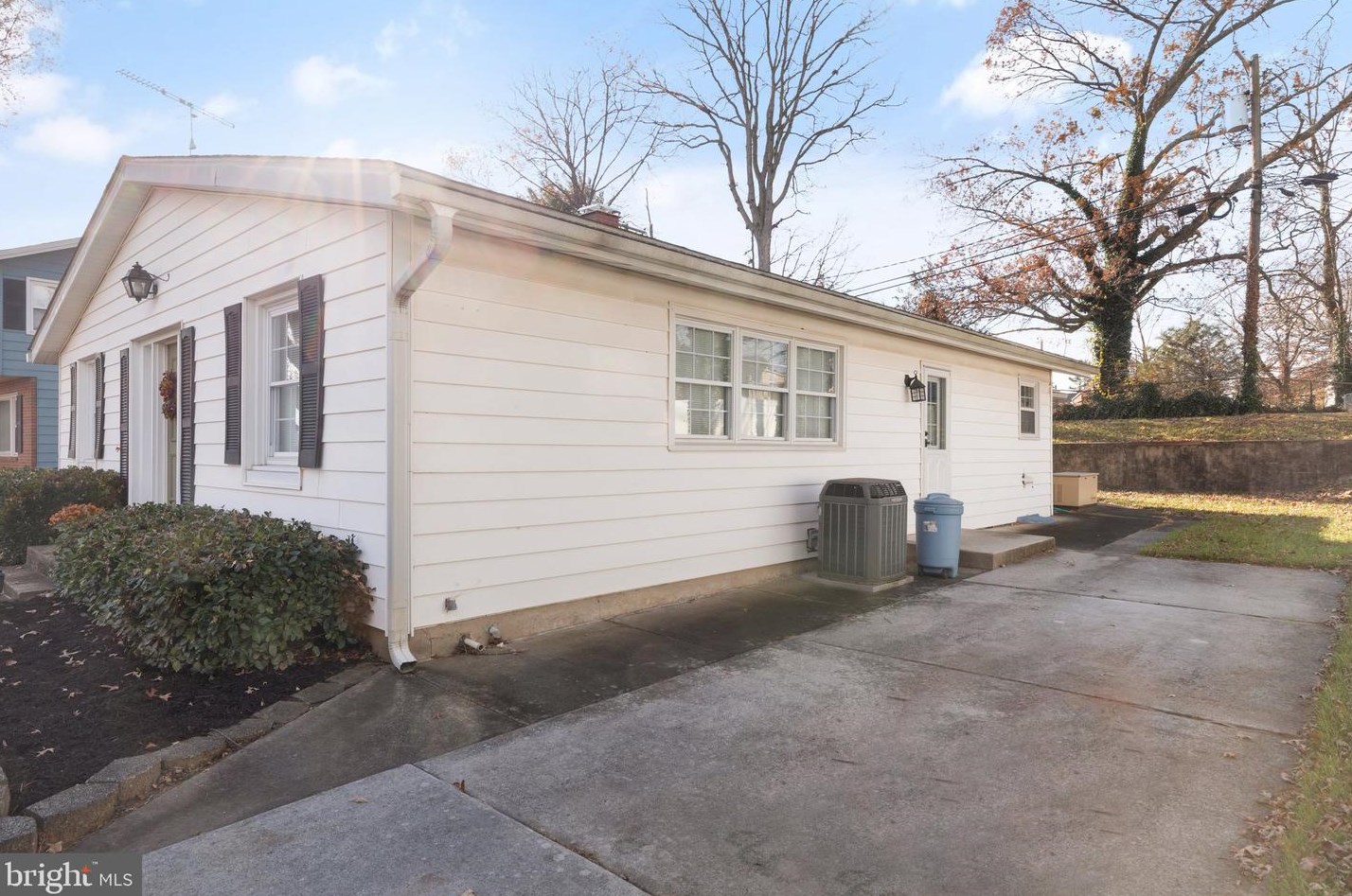 8934 Parlo Rd, Baltimore, MD 21236-2146