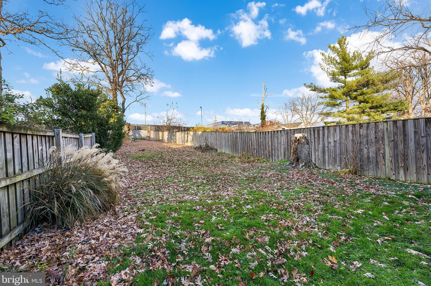 1656 Yakona Rd, Baltimore MD 21286-2348 exterior