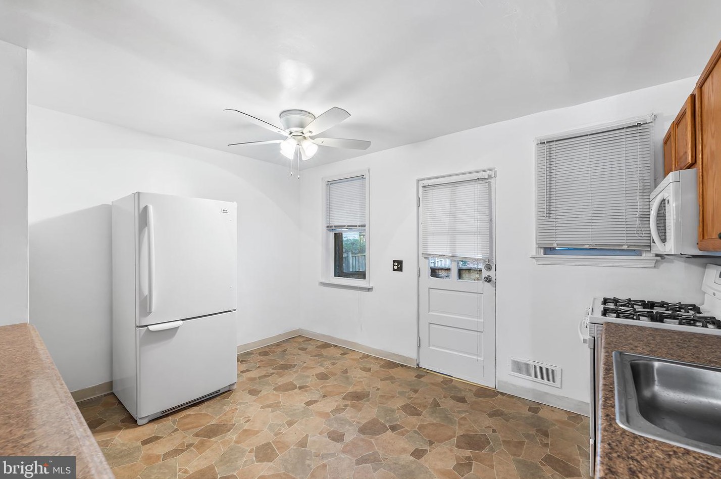 1656 Yakona Rd, Baltimore MD 21286-2348 exterior