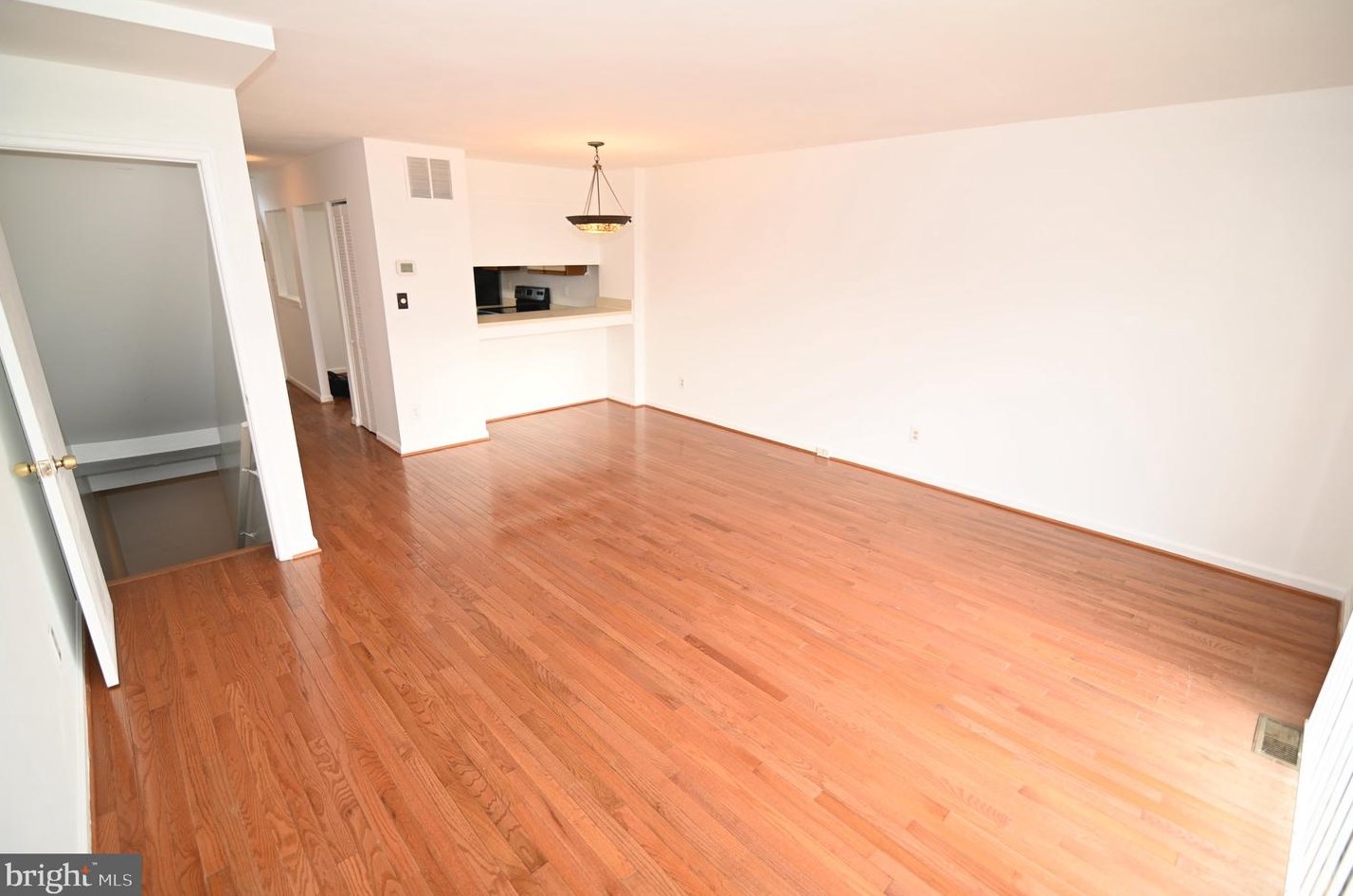 2409 Potterfield Rd, Baltimore, MD 21244-8007