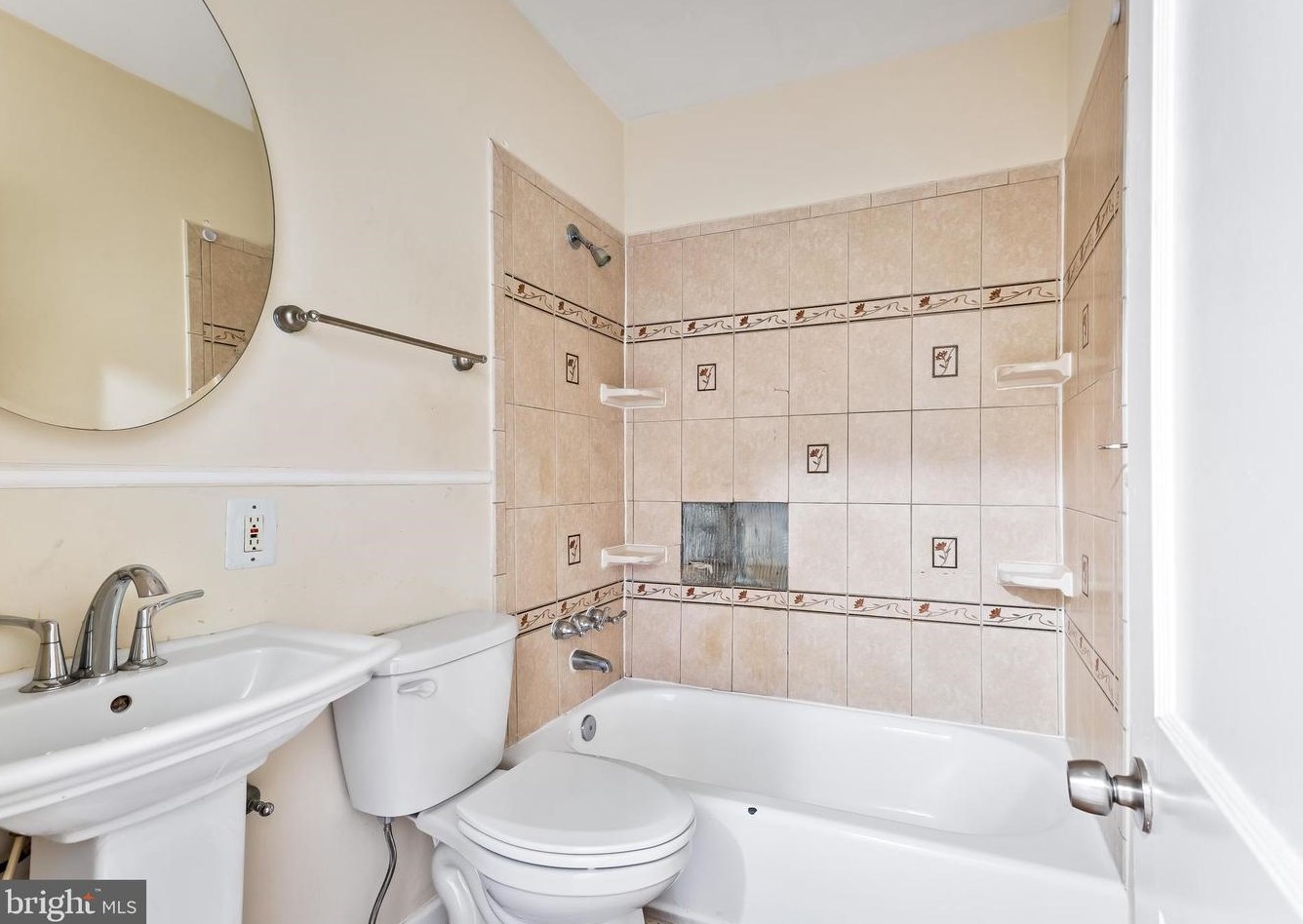 7922 Underhill Rd, Baltimore MD  21237-1443 exterior