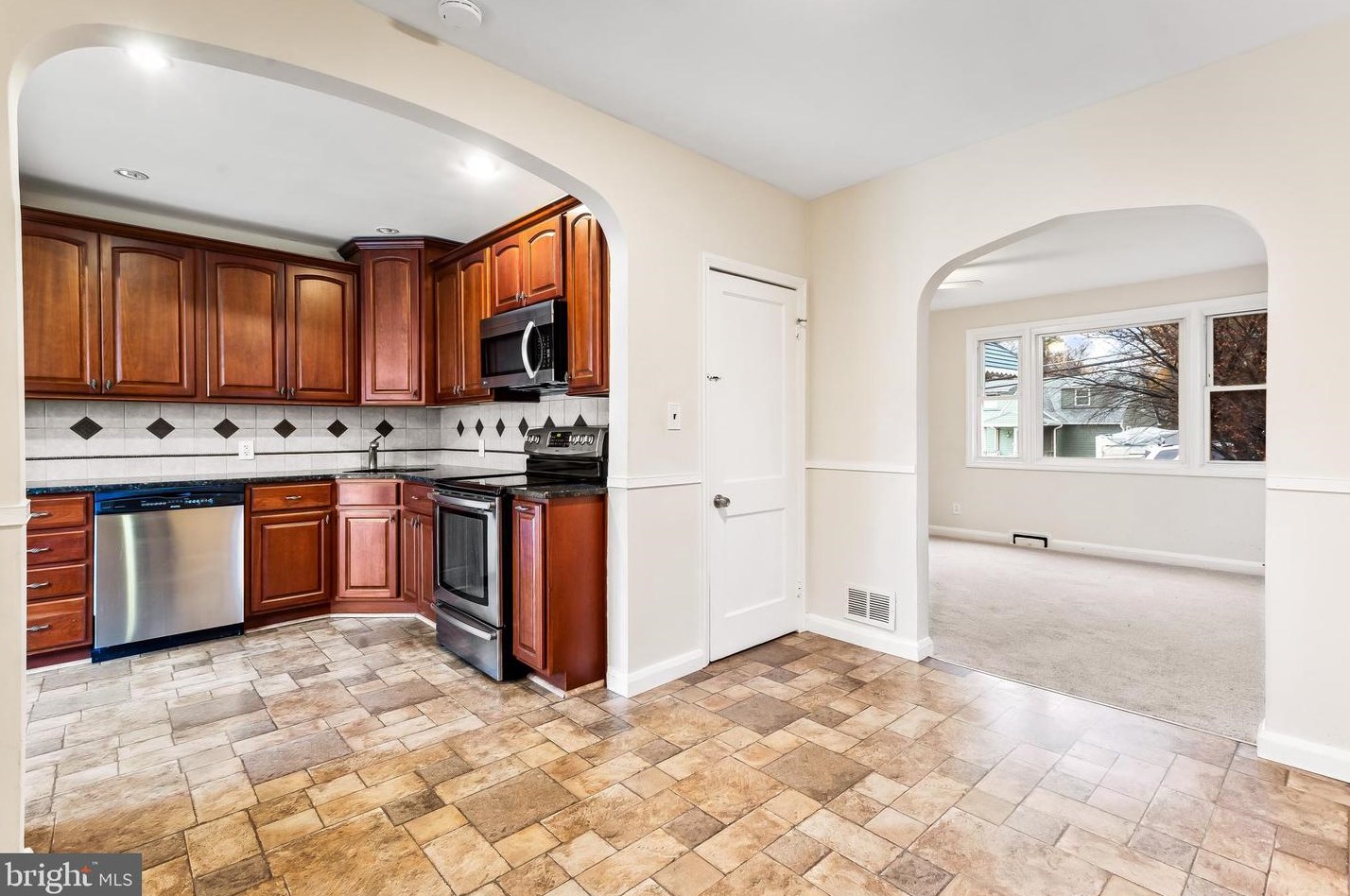 7922 Underhill Rd, Baltimore MD  21237-1443 exterior