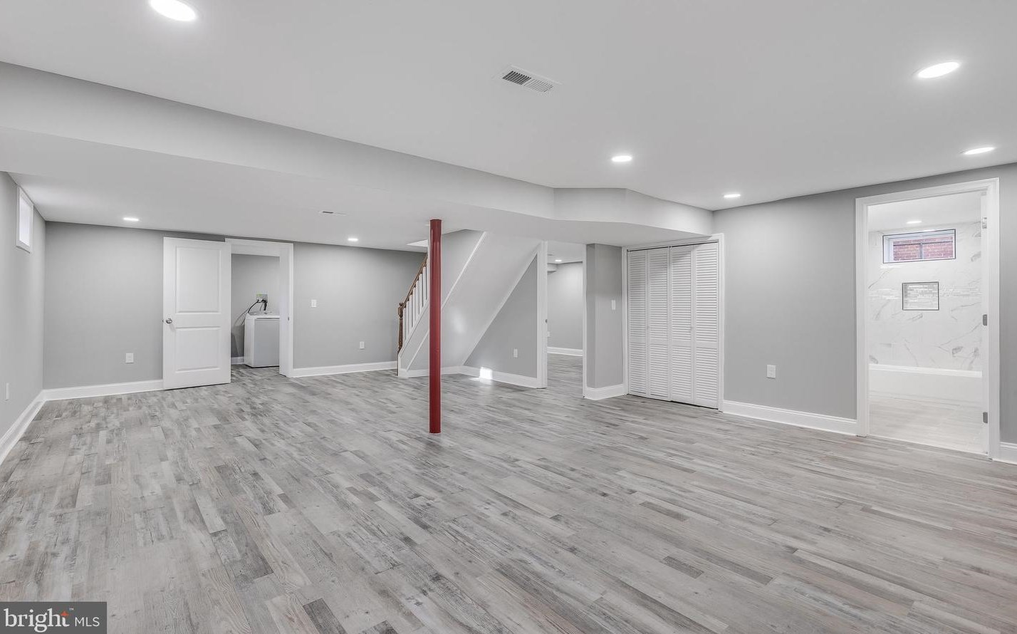 6814 Youngstown Ave, Baltimore MD  21222-1112 exterior